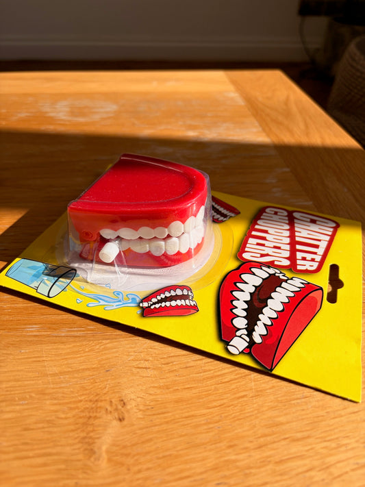 Chatting Teeth